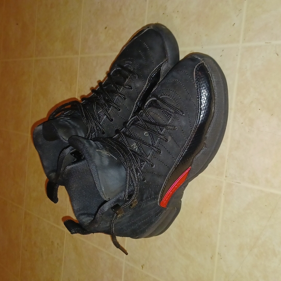 Jordan 12s jumpman - Picture 3 of 7